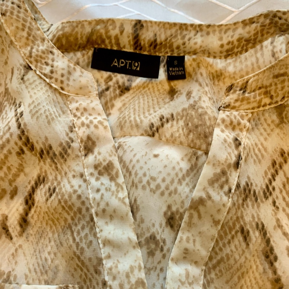 APT 9 animal print Snake pattern sheer pocket rolled sleeve top office Blouse SM - Picture 3 of 4